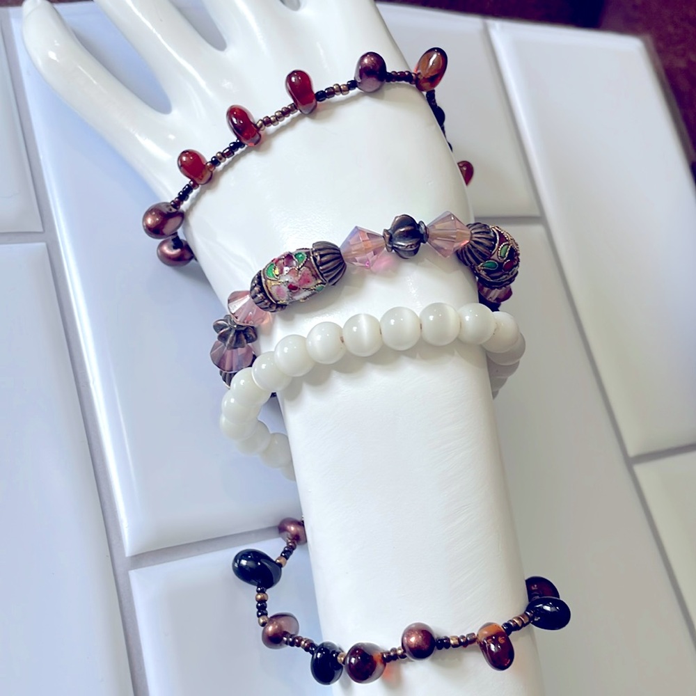 Vintage glass and chinese stretch bracelets